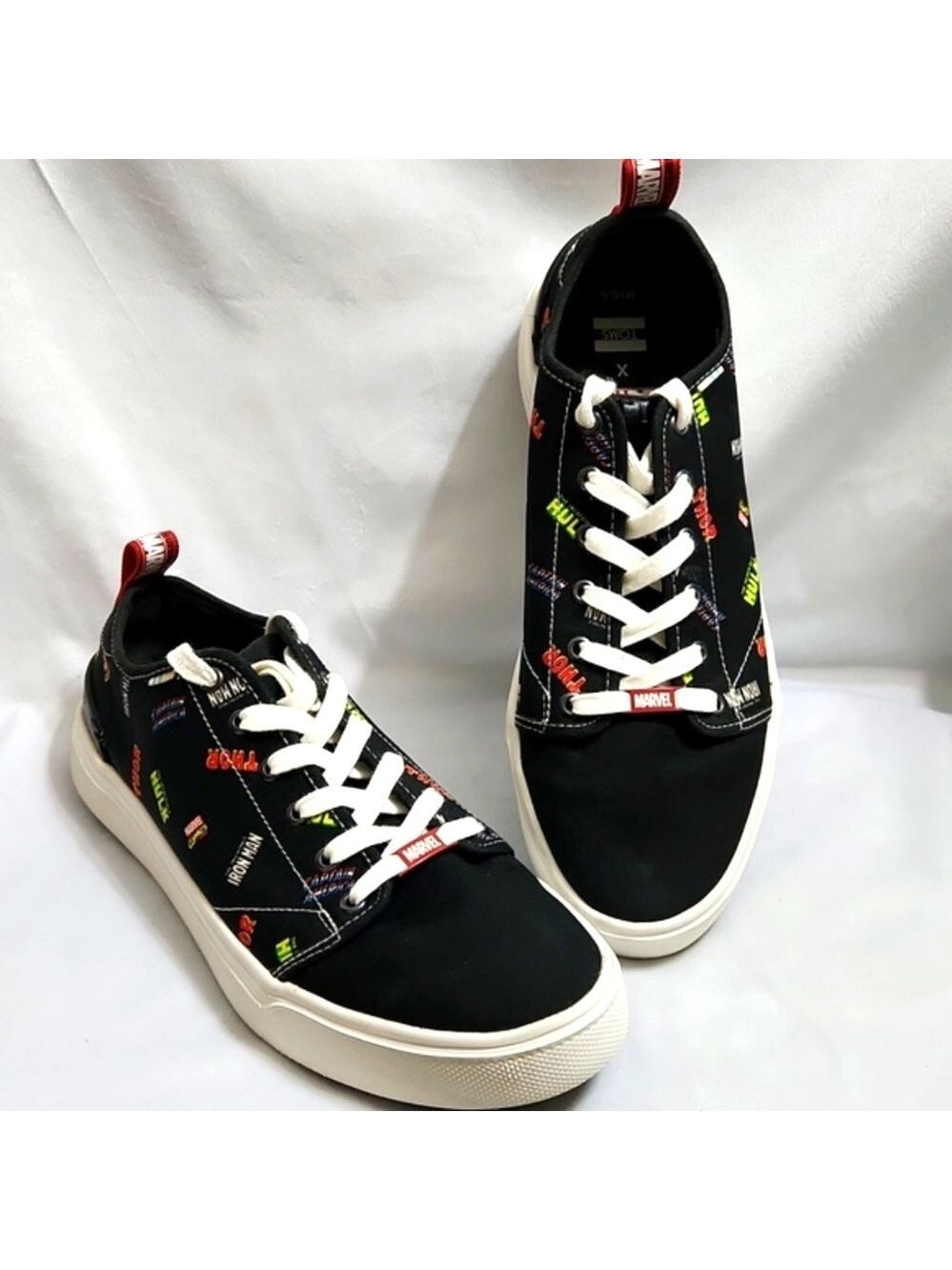 Marvel X TOMS Superheros Multicolored  Sneakers (M Size 10.5)